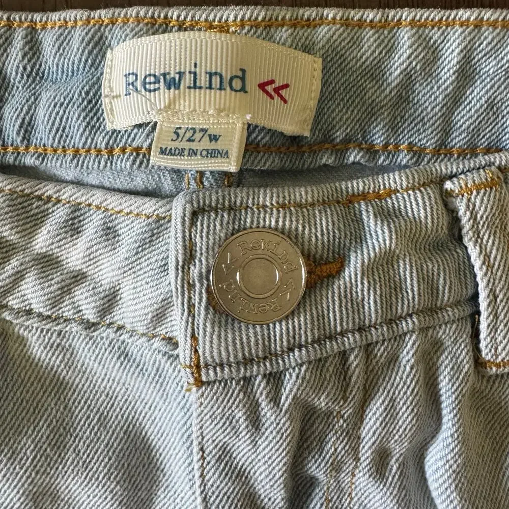Rewind Distressed Light Wash Denim Shorts Women's Size 5 W27 Raw Hem High Rise